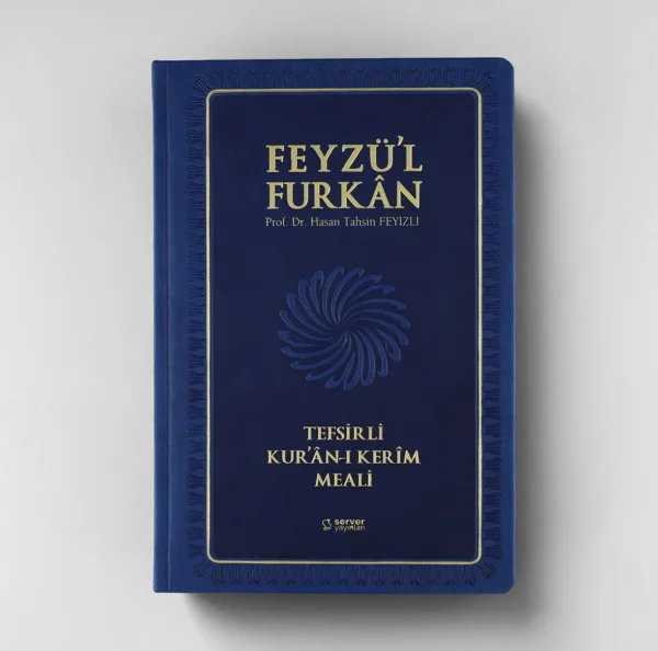 buyuk-ciltli-lacivert-on.webp Feyzü'l Furkân Tefsirli Kur'ân-ı Kerîm Meali - Büyük Boy - Ciltli - LACİVERT